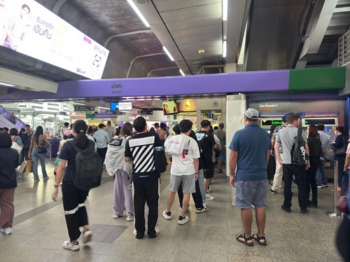 BTSスクンビット線 アソーク駅の改札口