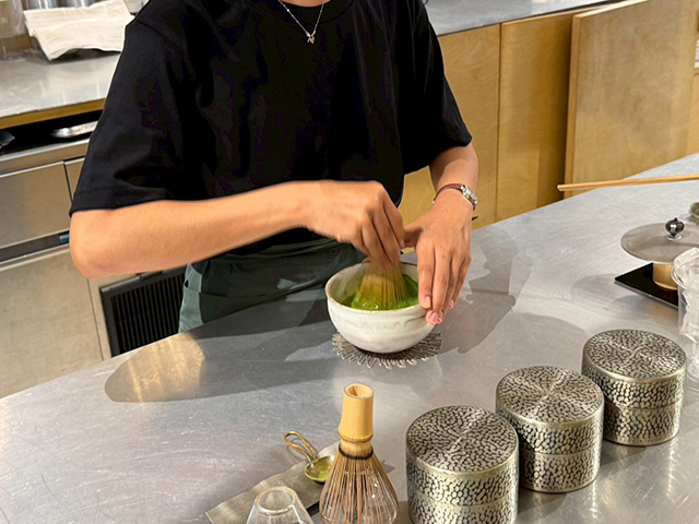 注文を受けてから抹茶をたてる本格志向の抹茶カフェ