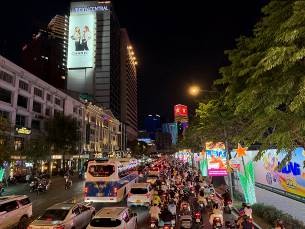 ホーチミン市中心部の夜の様子