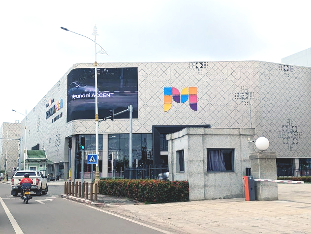 2026年8月に開業した大型複合商業施設「KOKKOK Mega Mall Patuxay」
