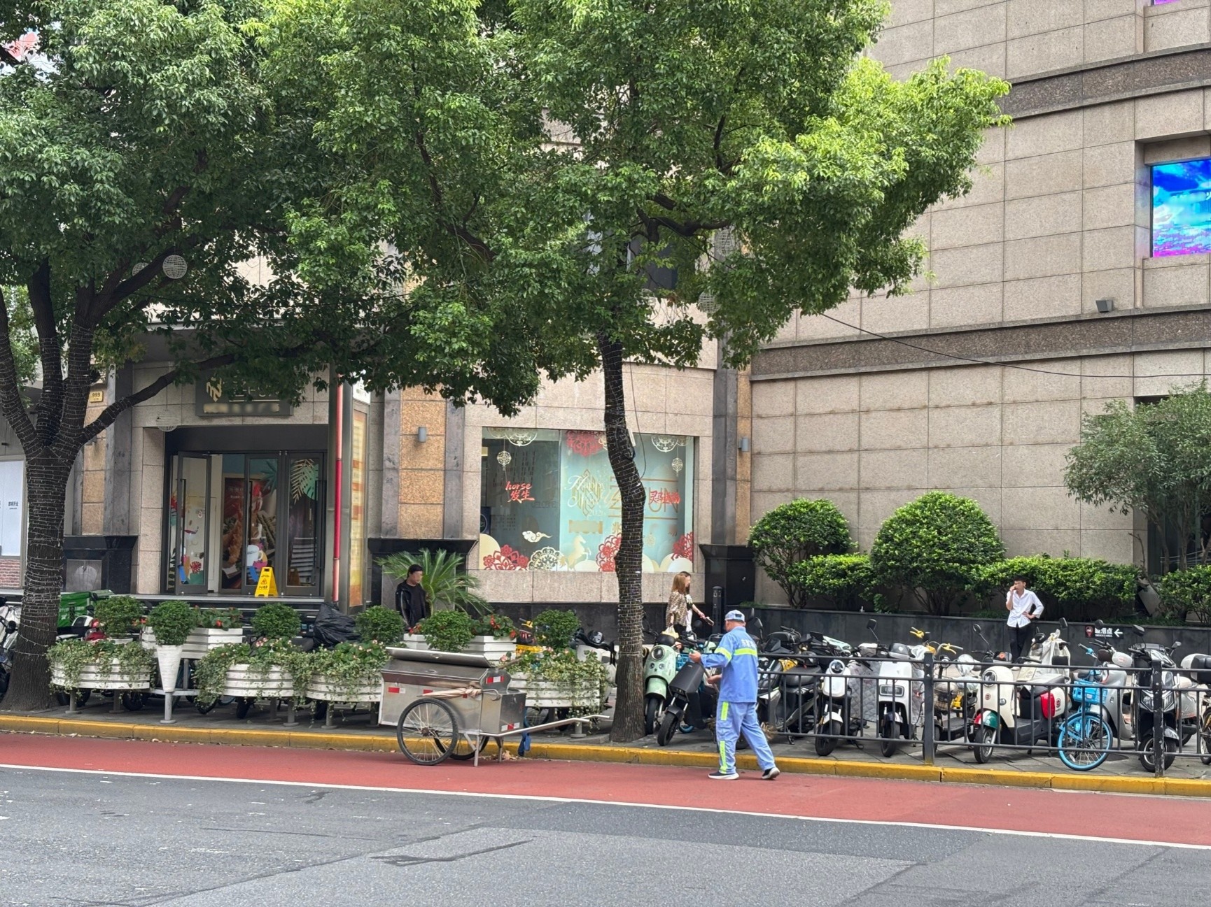 街の美しさを支える清掃員